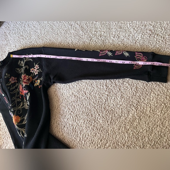 Johnny Was Taline M Floral Heavily Embroidered Thermal Black Cotton Henley Top - Picture 16 of 16